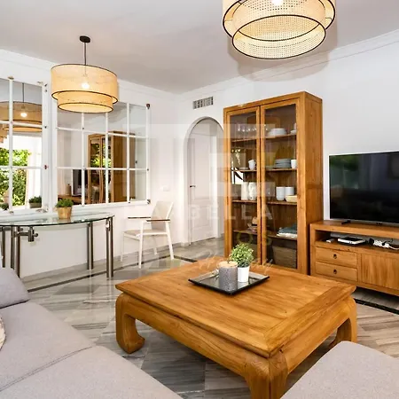 Διαμέρισμα Amplio Planta Jardin Nagueles Μαρμπέλλα