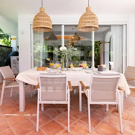 Amplio Planta Jardin Nagueles Διαμέρισμα *