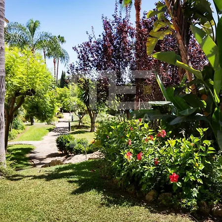 Amplio Planta Jardin Nagueles * Marbella