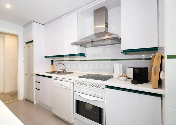 Amplio Planta Jardin Nagueles * Marbella