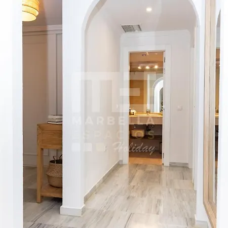 Amplio Planta Jardin Nagueles アパート マルベーリャ