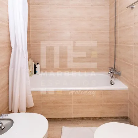 Amplio Planta Jardin Nagueles *