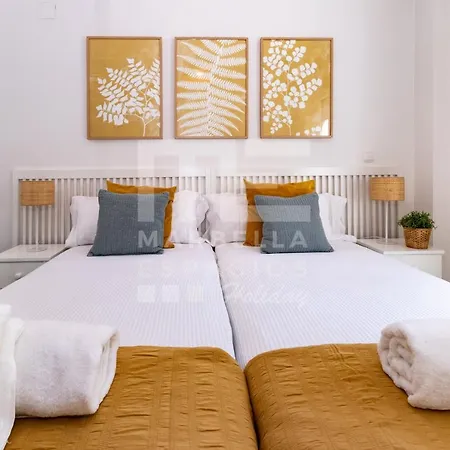 Amplio Planta Jardin Nagueles Apartment Marbella