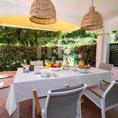 Amplio Planta Jardin Nagueles アパート