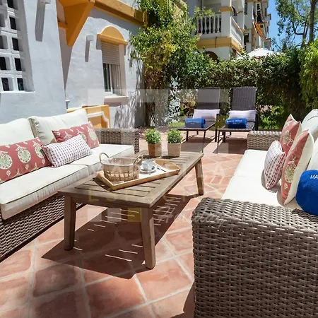 Amplio Planta Jardin Nagueles アパート