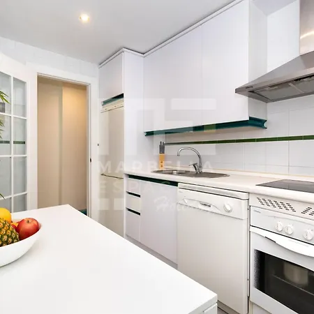 Amplio Planta Jardin Nagueles Apartment Marbella