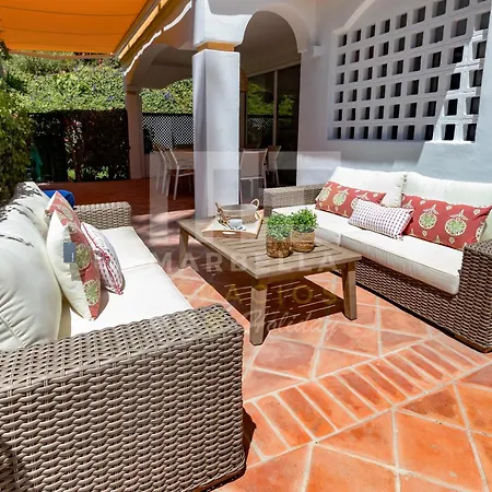 Amplio Planta Jardin Nagueles アパート *