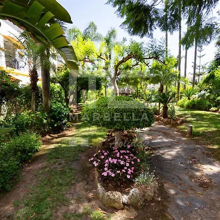 Amplio Planta Jardin Nagueles Apartment *