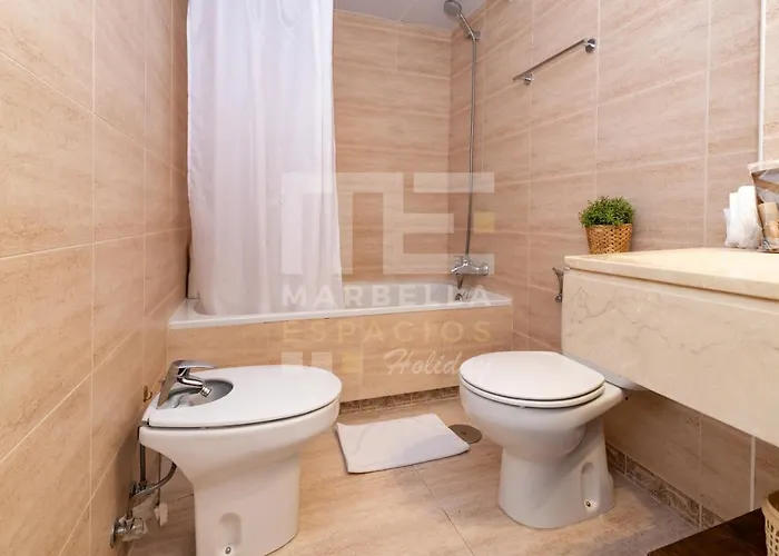 아파트 Amplio Planta Jardin Nagueles 마르베야