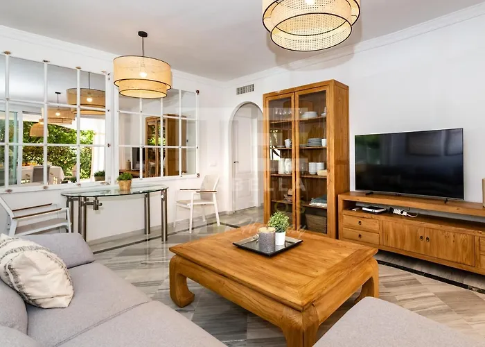 아파트 Amplio Planta Jardin Nagueles 마르베야