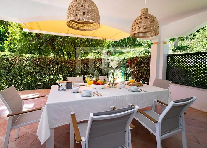 Amplio Planta Jardin Nagueles 아파트