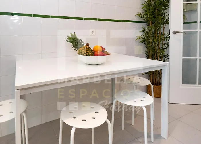 Amplio Planta Jardin Nagueles 아파트 *