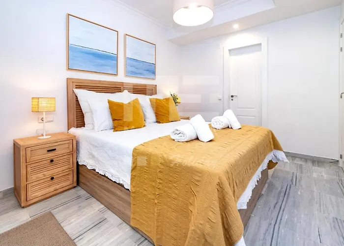 Amplio Planta Jardin Nagueles 마르베야