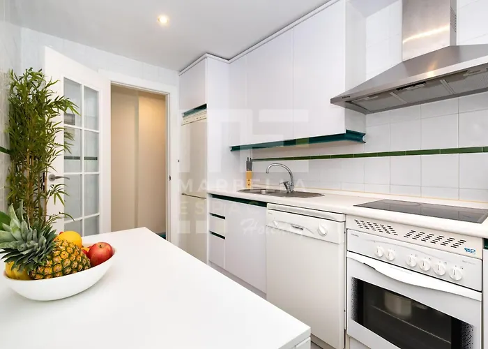 Amplio Planta Jardin Nagueles Lejlighed Marbella