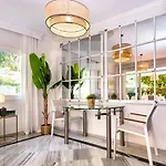 Amplio Planta Jardin Nagueles Lägenhet Marbella