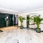 Amplio Planta Jardin Nagueles Marbella