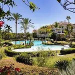 Amplio Planta Jardin Nagueles *