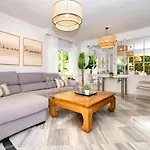 Amplio Planta Jardin Nagueles Lägenhet