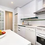Amplio Planta Jardin Nagueles Lägenhet Marbella