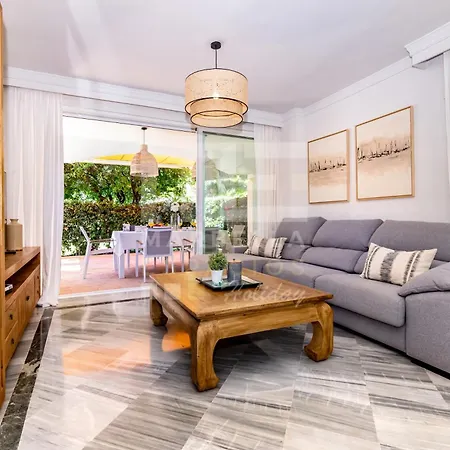 Amplio Planta Jardin Nagueles 公寓