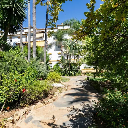 Amplio Planta Jardin Nagueles 公寓