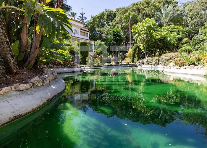 Amplio Planta Jardin Nagueles Lägenhet Marbella