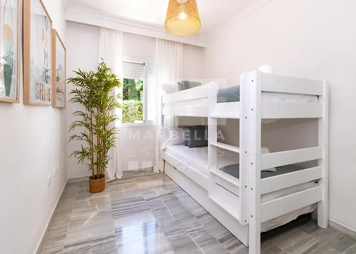 Amplio Planta Jardin Nagueles Marbella