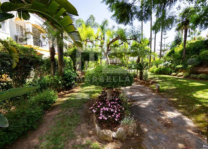 Amplio Planta Jardin Nagueles Lägenhet *